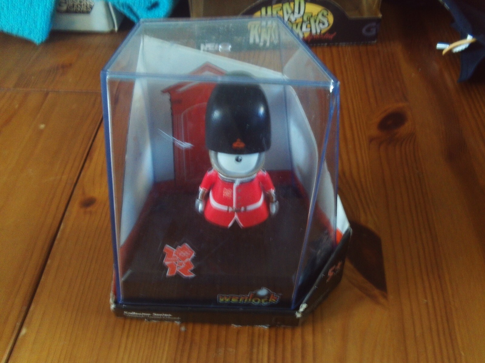 LONDON OLYMPIC 2012 Queens Guard Collector Series Wenlock