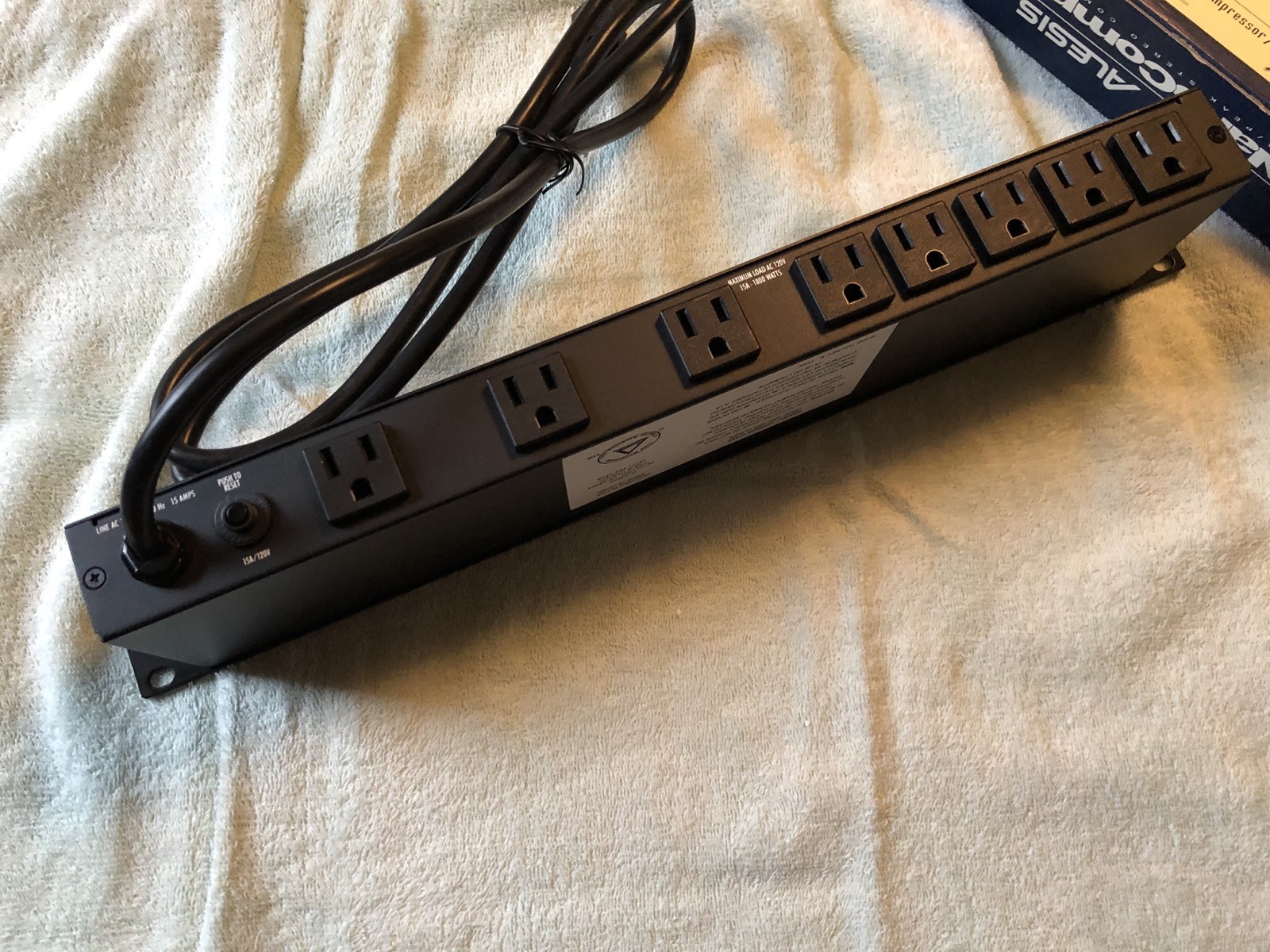 Furman Sound Merit X Series M-8Lx 15-Amp Power Conditioner #M-8LX