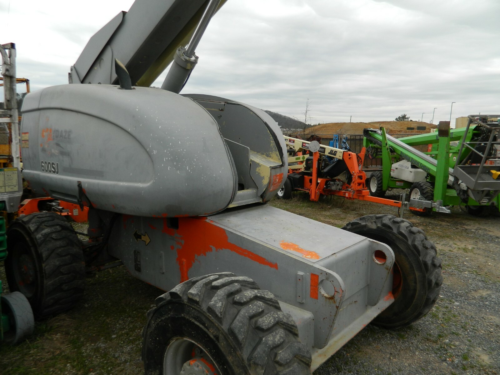 1999 JLG 600SJ Boomlift 4 Wheel Drive/ Diesel Engine Genie/ Skyjack/Snorkel