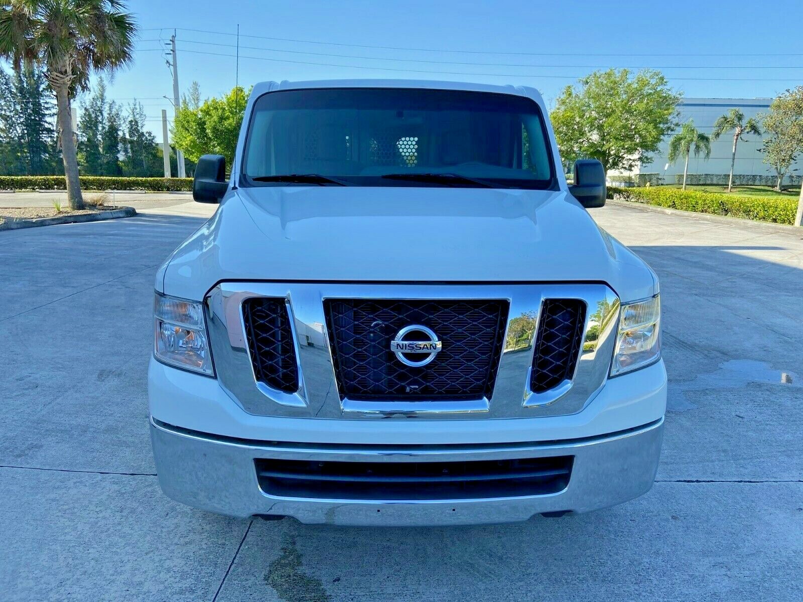 used nissan 2500 cargo vans