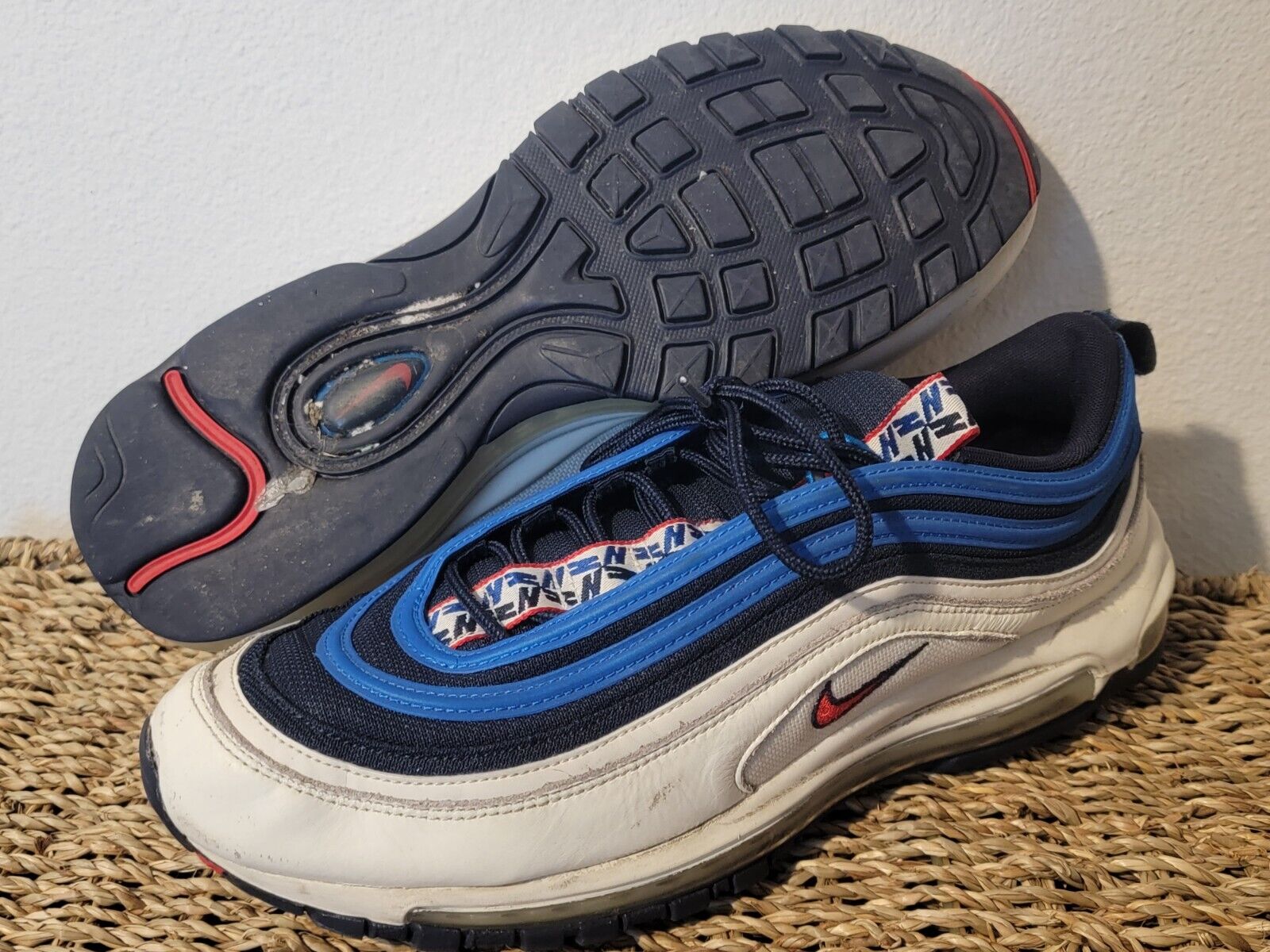 Nike Air Max 97 SE Pull Tab Obsidian Red Sail AQ4126-400 Nike Air Max 97 SE Pull Tab Obsidian Red Sail AQ4126-400