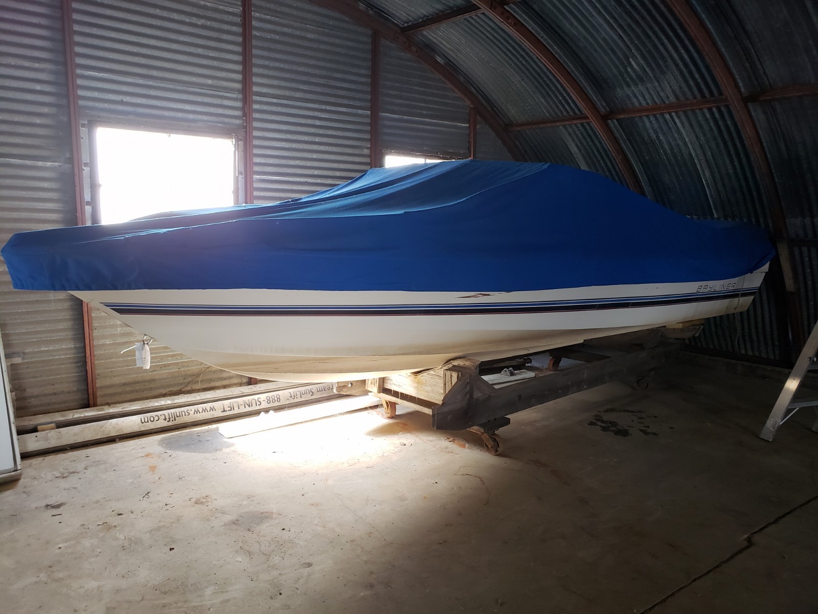 1984 Bayliner Capri 1950 Powerboat Open Bow Boat Garage / Barn Stored Low Reserv