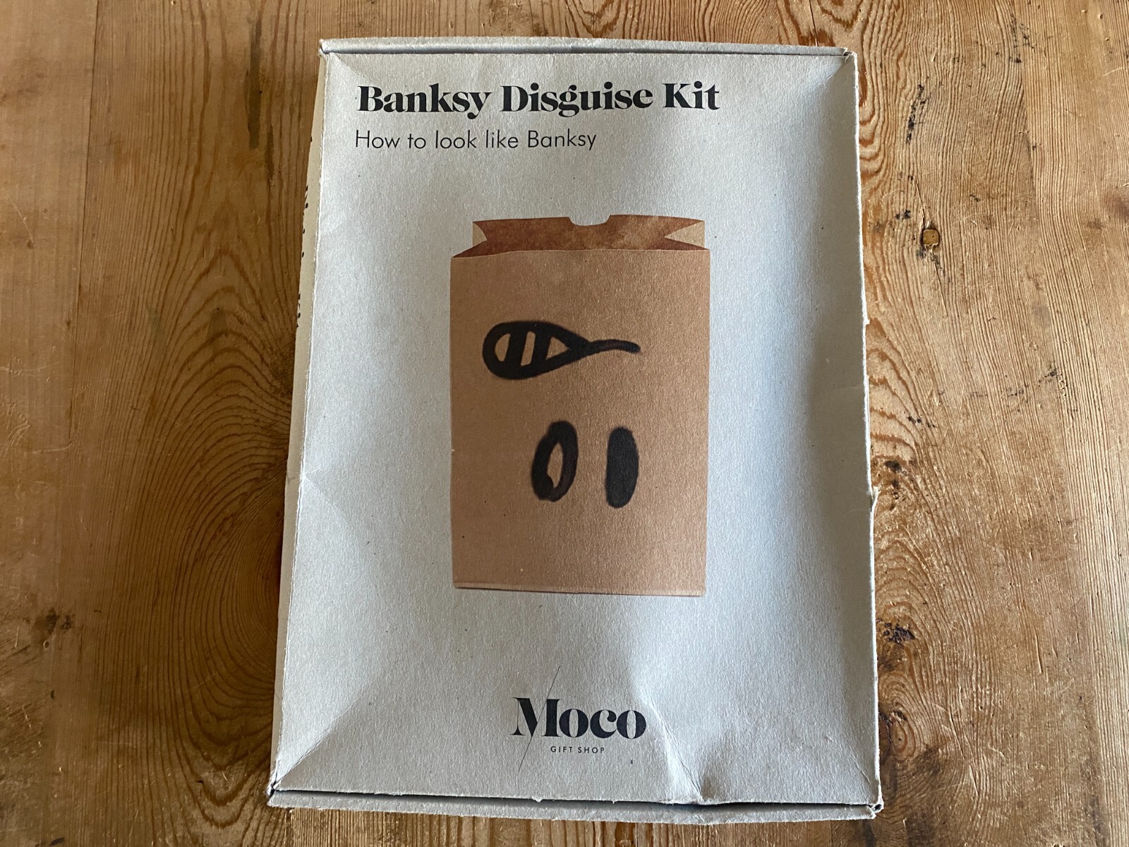 アート+エンタメ banksy disguise kit moco gift shop banksy disguise kit moco gift shop