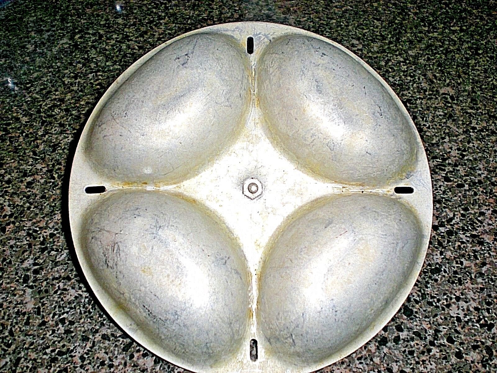 VINTAGE EGG COOKER INSERT NO BRAND NAME GREEN HANDLE 4 CUP