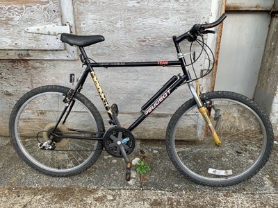 Classic Peugeot mens bike 22 frame, 26 wheels. 