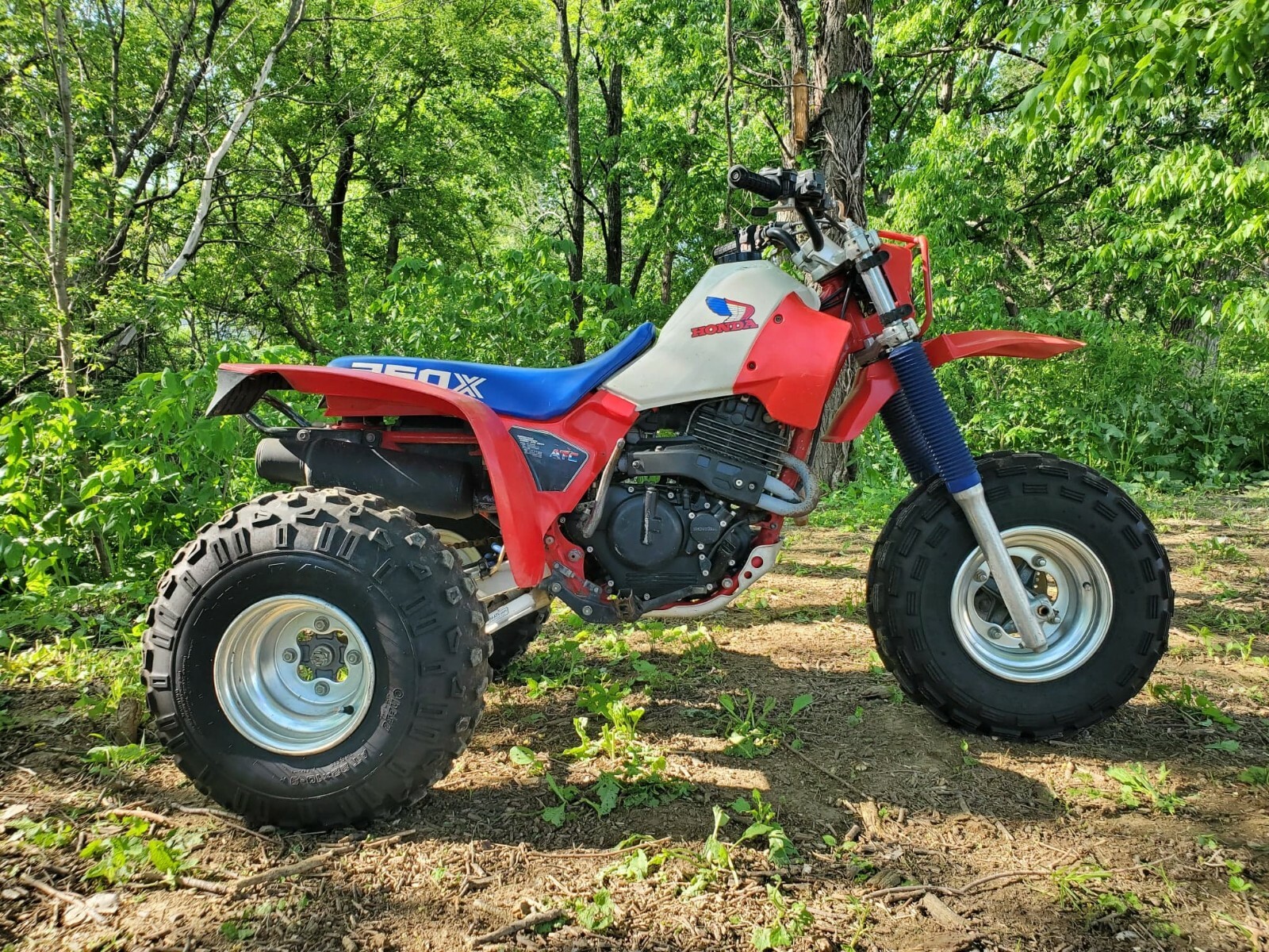 1985 HONDA ATC 350X - 3 WHEEL ATV - RED, WHITE & BLUE - ORIGINAL - MINT - 2 OF 2
