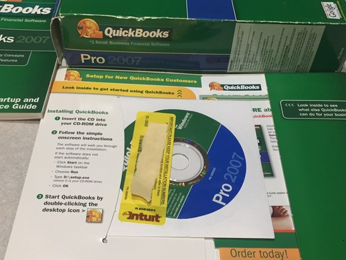 Intuit Quickbooks Pro 2007 for windows Full Retail USA VERSION-new-not sealed