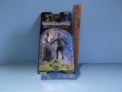 Van Helsing Monster Slayer Dracula 4.5''in Figure w/Flying Action Jakks Pacific