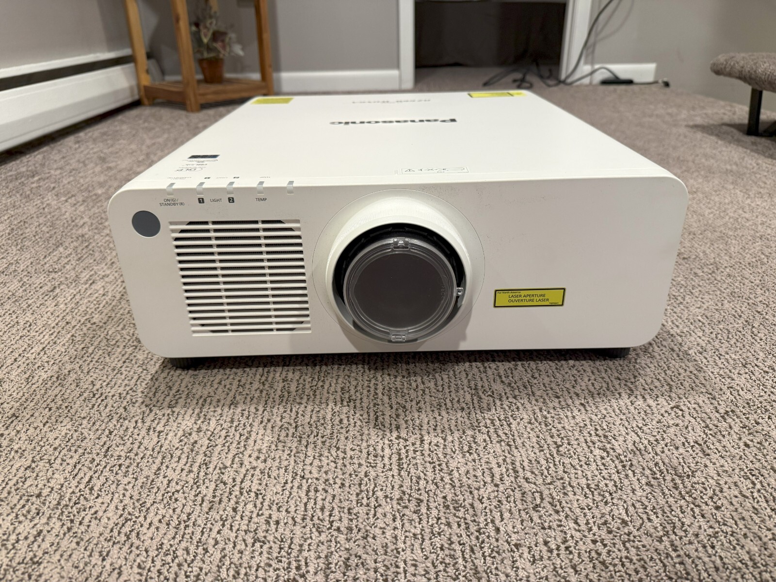 Panasonic PT-RZ660 6000lmレーザープロジェクター② Panasonic
