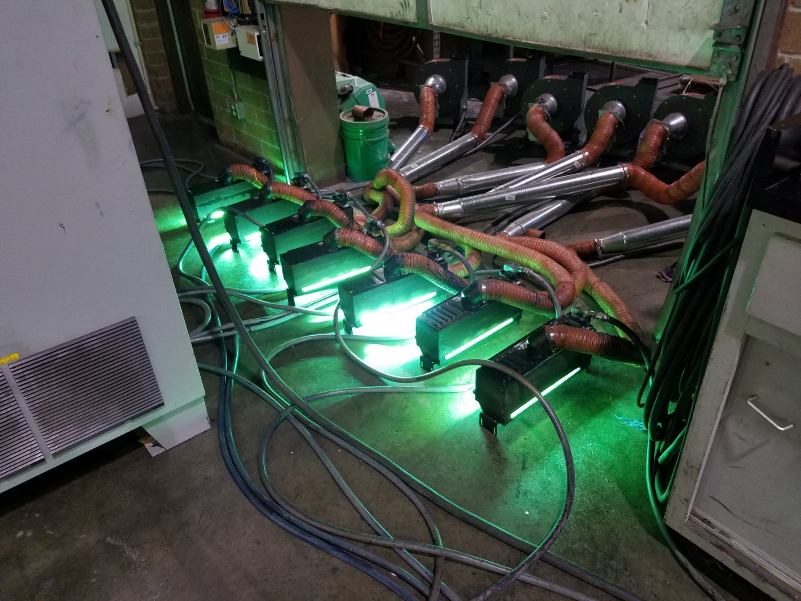 AAA Lightouch 7-Station UV Drying System for a flexo printing press