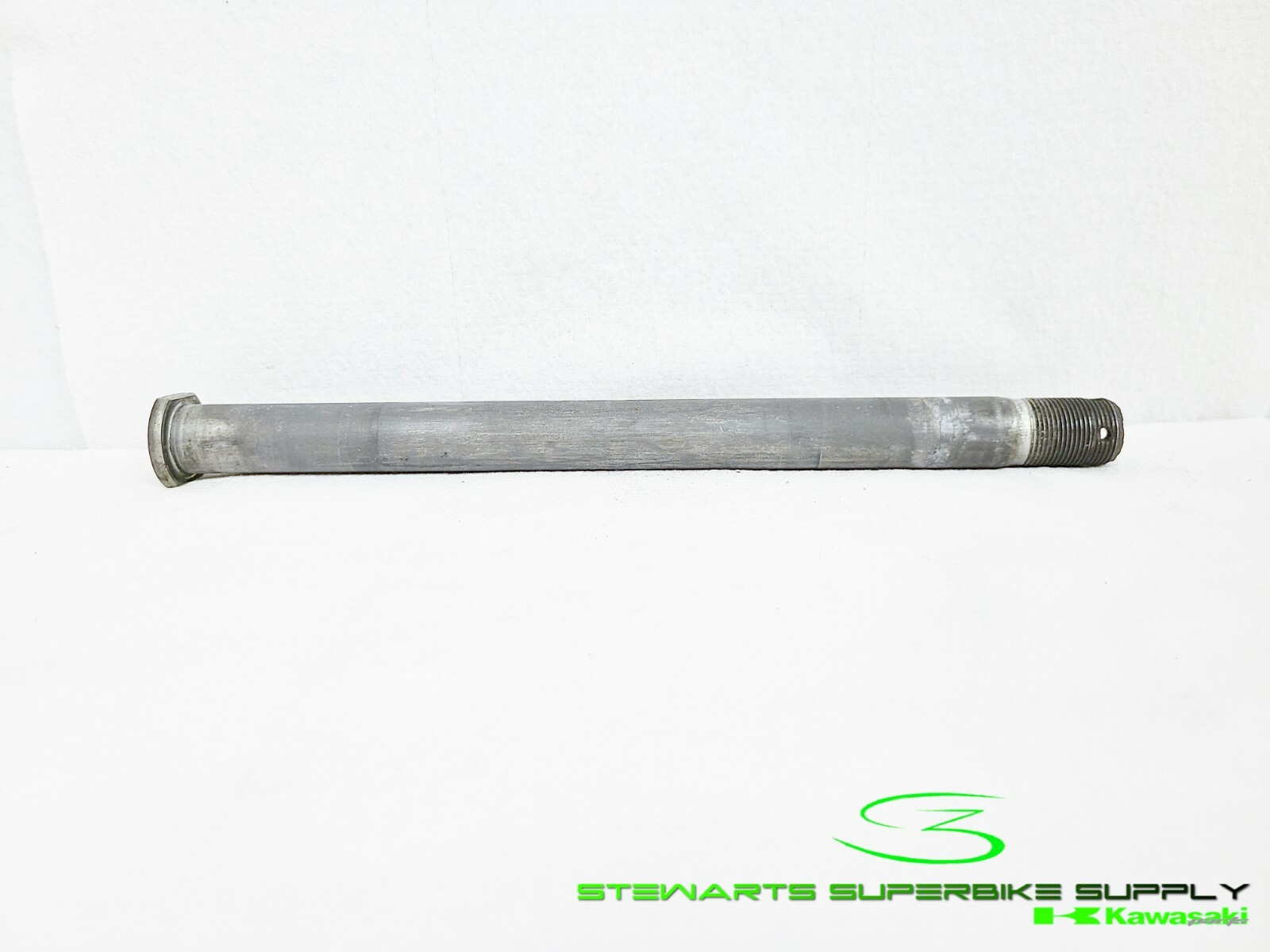 axle　ウラシク　245 KAWASAKI NINJA ZX6R ZX10R Z1000 OEM REAR WHEEL AXLE 24X326