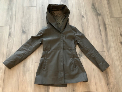 m0851 grey water resistant raincoat size 0