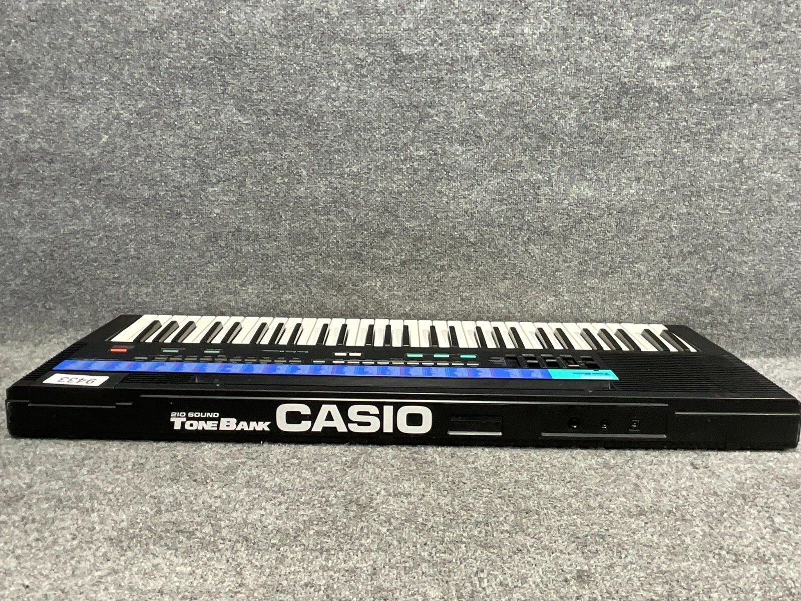 Casio CT-615 210 Sound Tone Bank Electronic Keyboard Piano