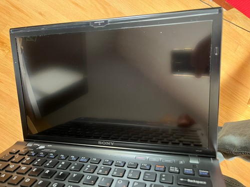 Sony Vaio VPCZ11KGX- 128GB 4GB, Intel i5-,2.53 GB