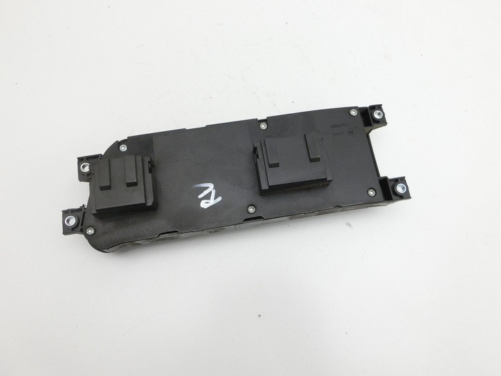 VW Touareg 7L 06-10 Sitzverstellung Schalter Rechts Vorne VW Touareg 7L 06-10 18.05.2007 7L6959766 03480710 gebraucht Vorschau 4