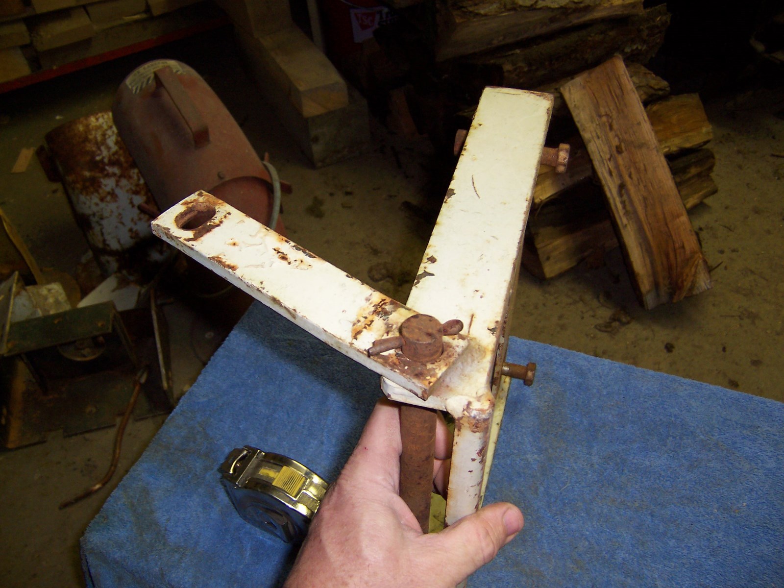 CUB CADET SNOW THROWER LIFT (BASE) CC42