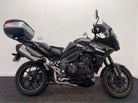 TRIUMPH TIGER 1050S ** CRUISE CONTROL - CENTRE STAND - TOP BOX ** 