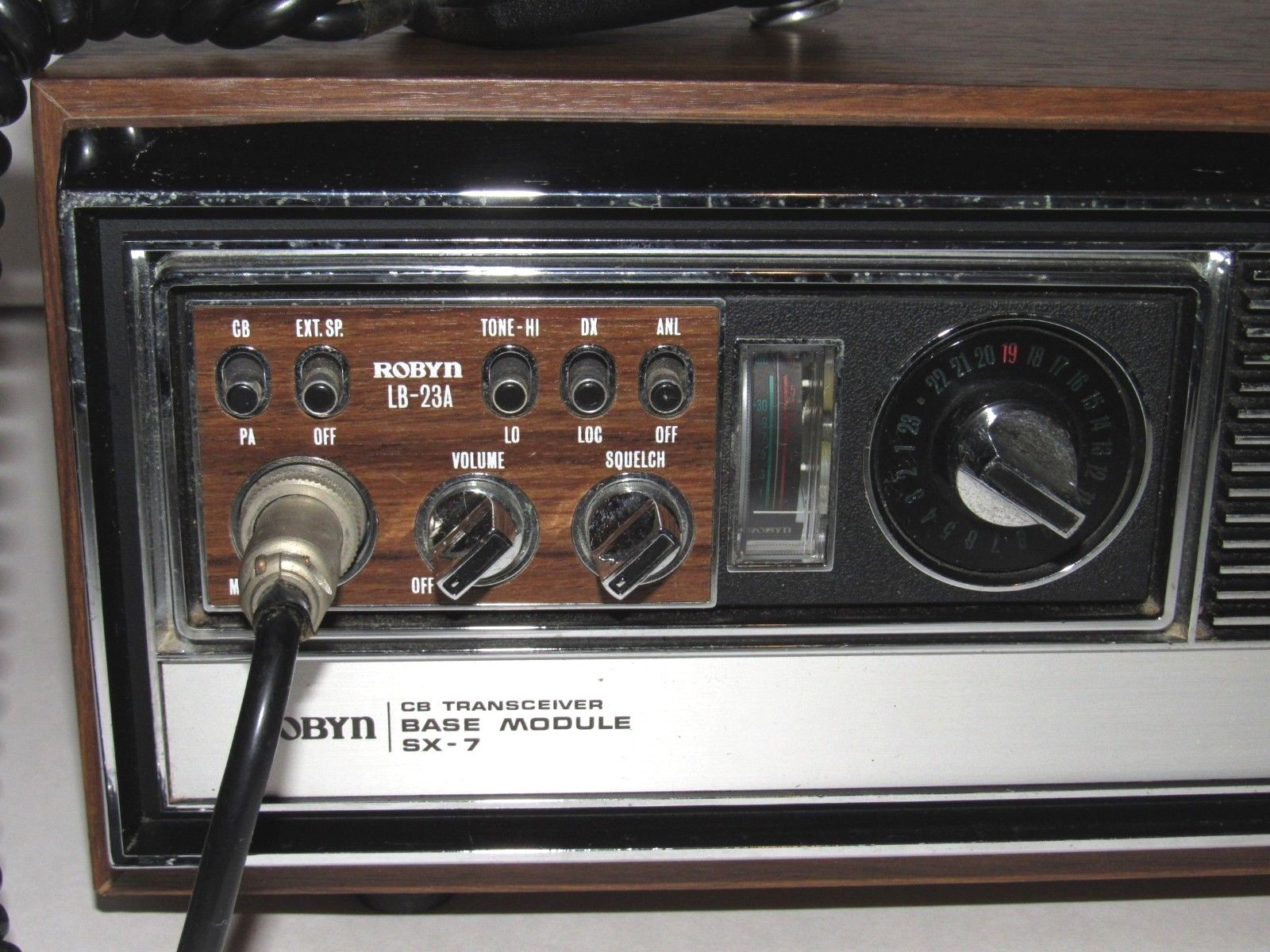 ROBYN CB RADIO LB-23A w/ SX-7 TRANSCEIVER BASE MODULE & MIC 23 CHANNEL VINTAGE