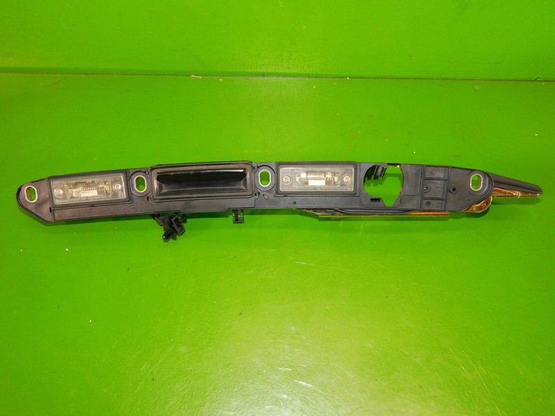 01-05 VW Passat GLX OEM 3B5827297 trunk lid latch handle license plate lights