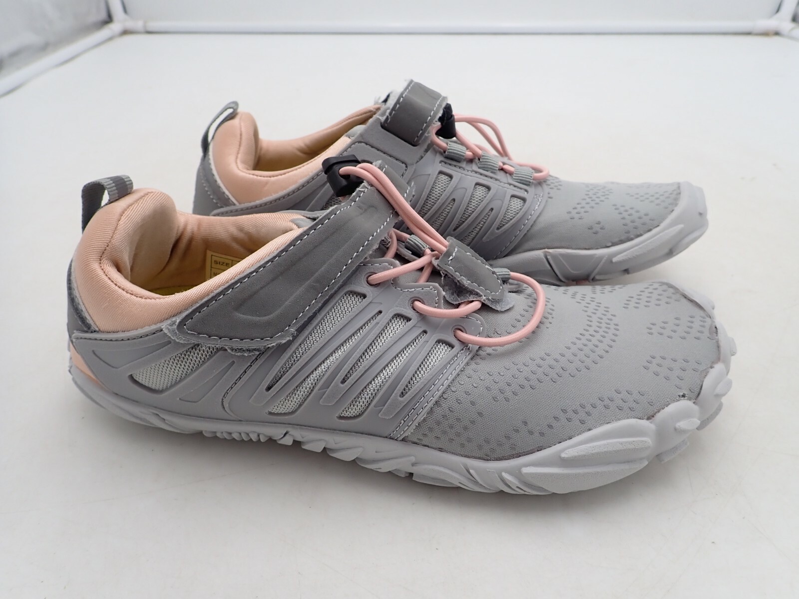 women's athletic shoes with wide toe box