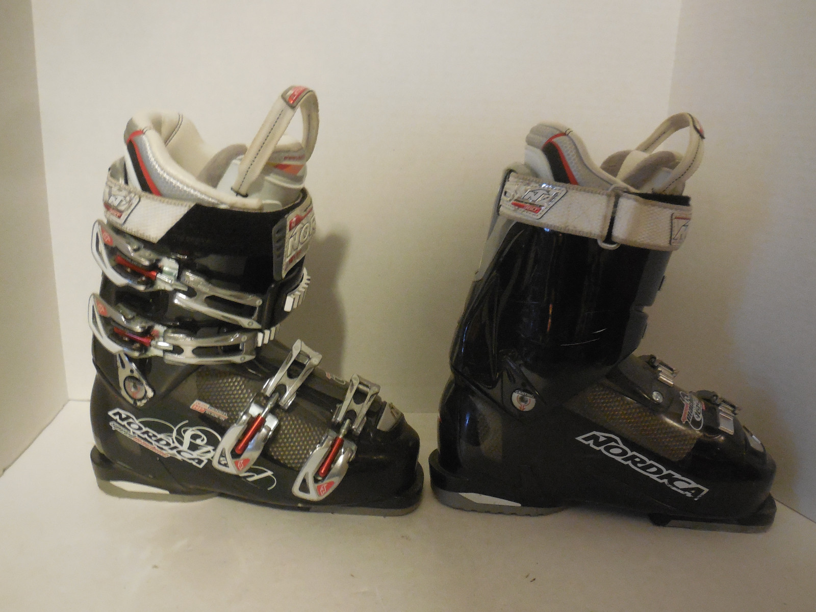 NORDICA Speed Machine SKI BOOTS SZ MONDO 24.0-24.5 (MENS 6-6.5) (WOMENS 7-7.5)
