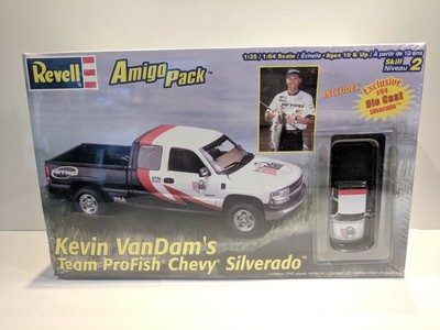 REVELL KEVIN VANDAM'S CHEVY SILVERADO AMIGO PACK REVELL KEVIN VANDAM'S CHEVY SILVERADO AMIGO PACK
