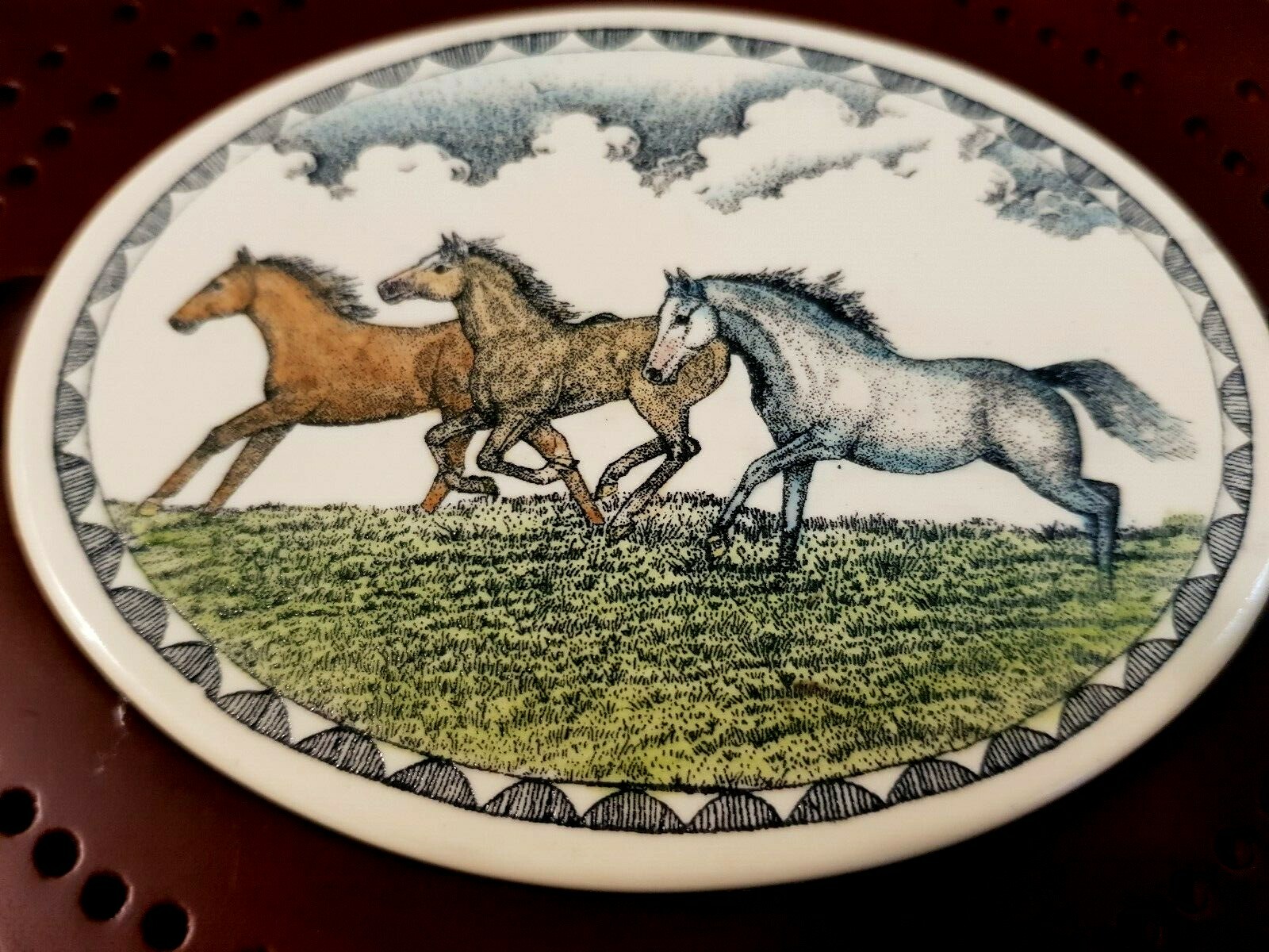 NEW ~ Montana Lifestyles by Montana Silversmiths Large Oval Horse Cribbage Game