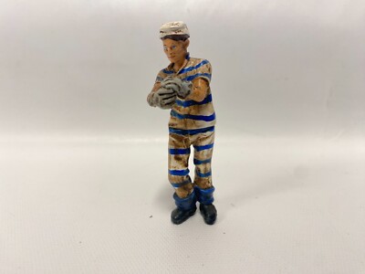 Just Plain Folk # 1011 G Scale Train Figure Prisoner Standing
