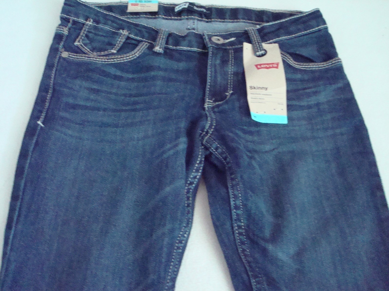 Girl  Levis  Skinny Leg Medium Wash, Back Flap Pockets Jeans Size 12 R  NWT