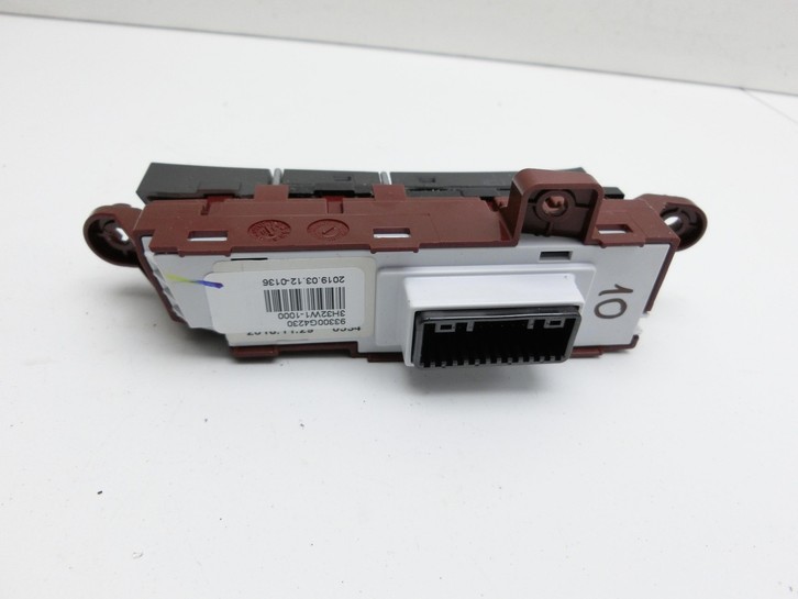 Hyundai PDE 17-20 Schalter Regler für Sitzheizung Links Hyundai PDE 17-20 28.03.2019 93300G4230 3H32W1-1000 gebraucht Vorschau 3