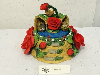 Charming Tails Fitz and Floyd  Tunnel of Love  93/201 Musical Box Figurine