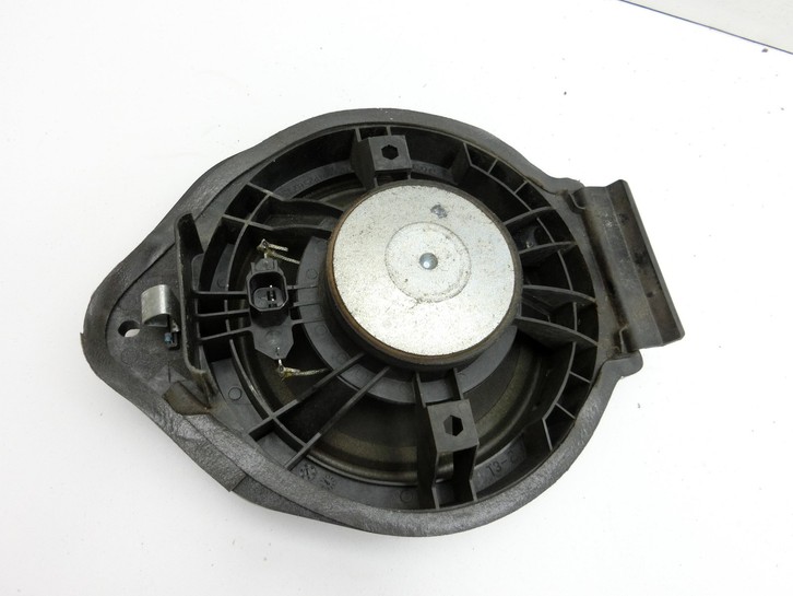 Opel Astra J 12-18 Lautsprecher Links Hinten Opel Astra J 12-18 01.01.2013 gebraucht Bild 3