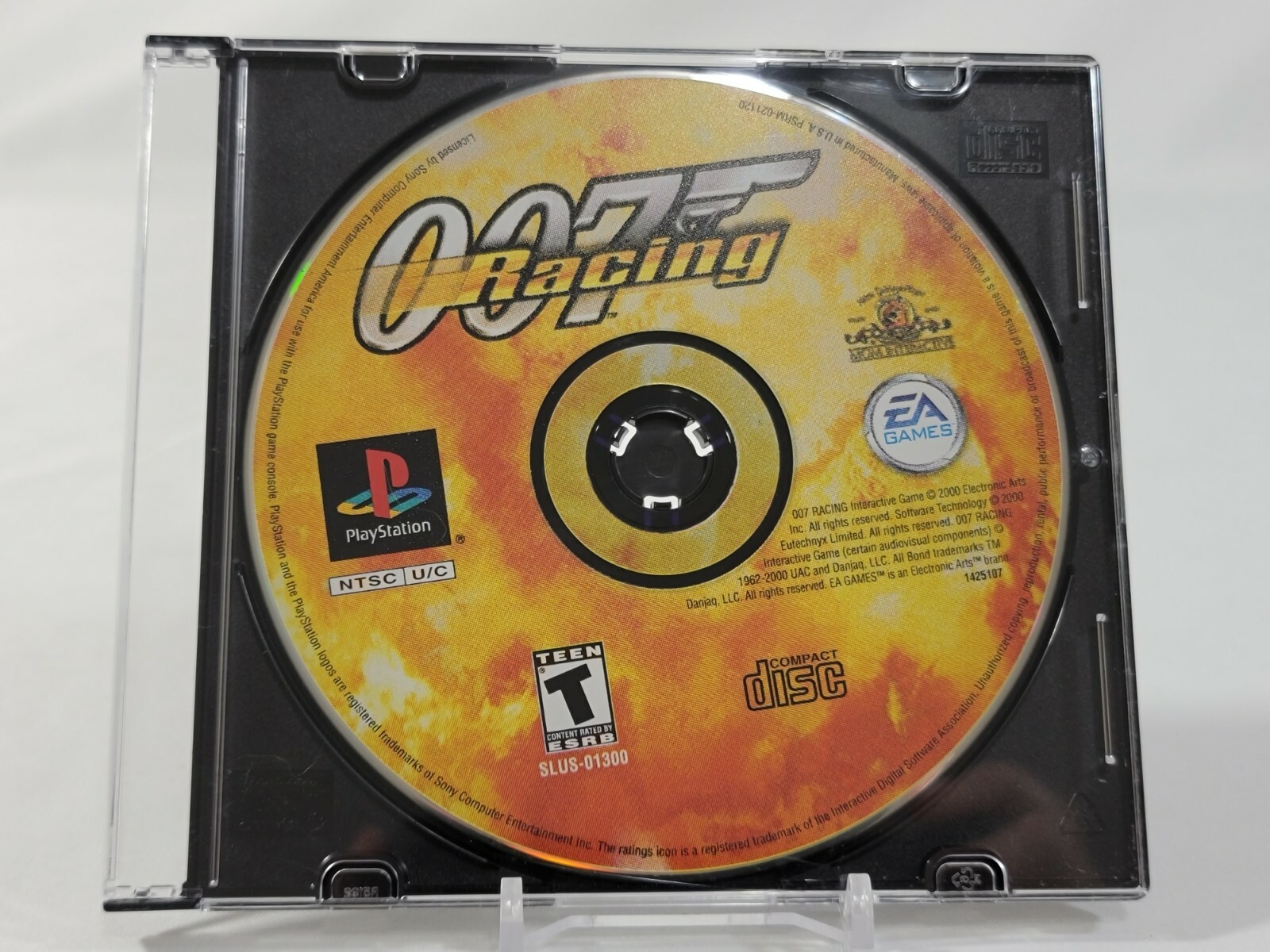 Игровые диски 2000х. Старые игры на дисках. Диск 2000 х. Диск 2000 х. Музыкальные диски 2000 годов.