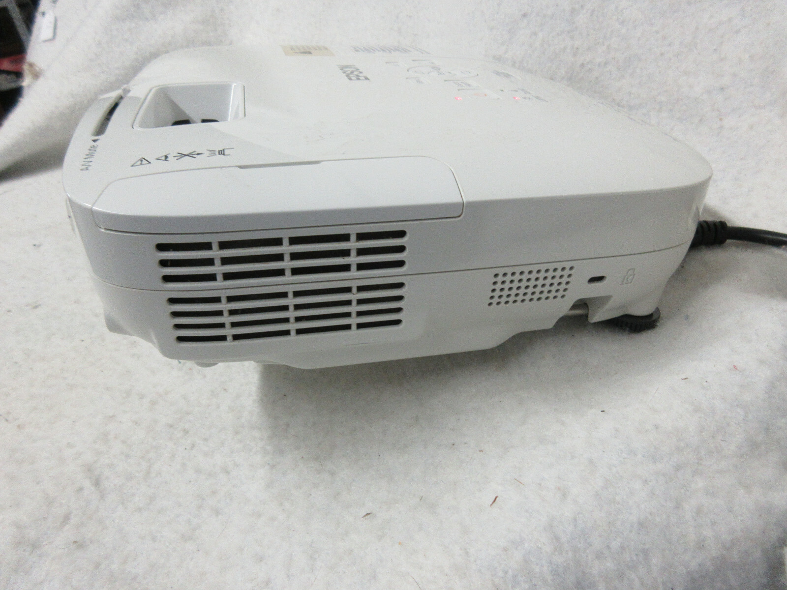 Epson PowerLite Home Theater Projector H331A Has New Bulb