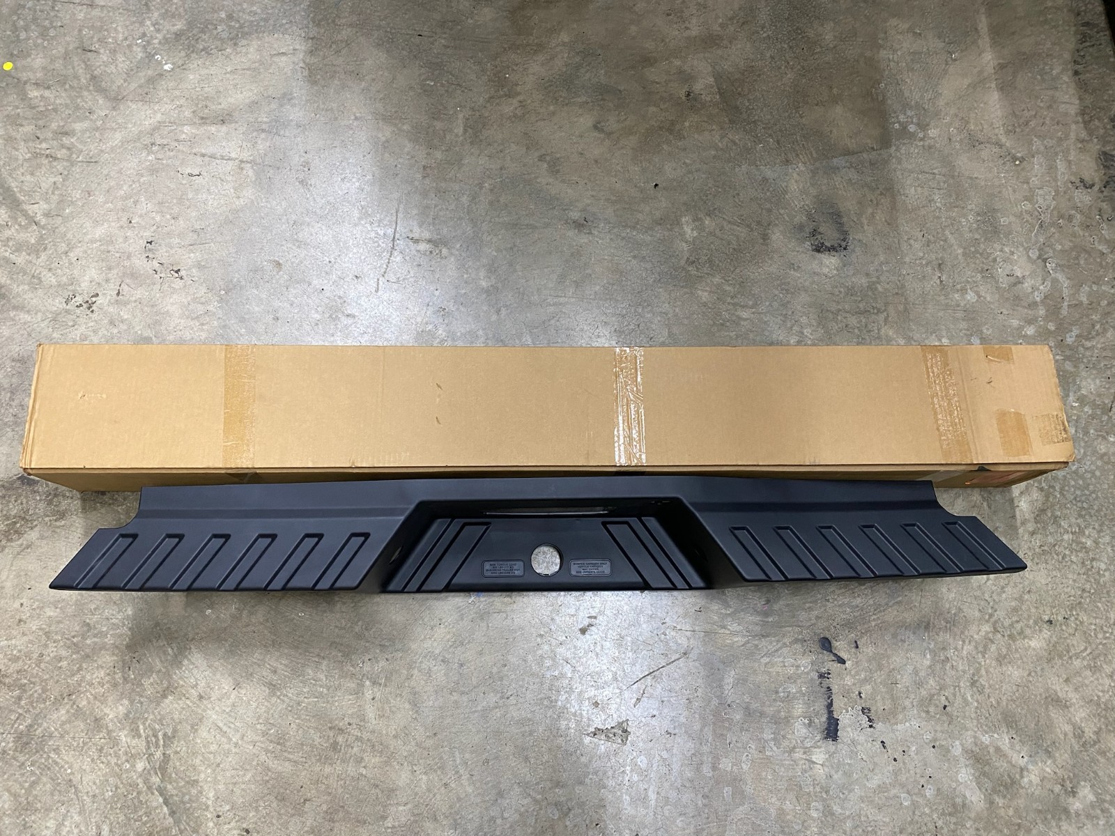 2004-2009 Ford F-150 Flareside Rear Bumper Step Pad Cover w/o Tow 5L3Z-17B807-EA