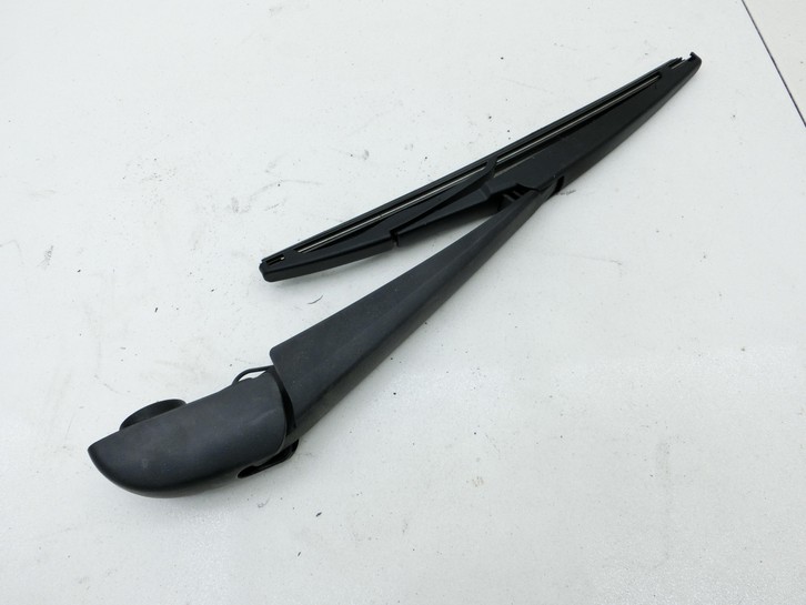 Toyota RAV4 IV 13-16 Heckwischer Scheibenwischer Hinten Wischarm Toyota RAV4 IV 13-16 04.07.2014 8524142090 gebraucht Vorschau 2