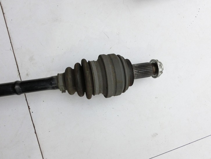 BMW X1 E84 LCI 12-15  2,0d 160KW 4WD Antriebswelle Gelenkwelle Hinten Links BMW X1 E84 LCI 12-15 29.10.2012 7605485... Vorschau 5