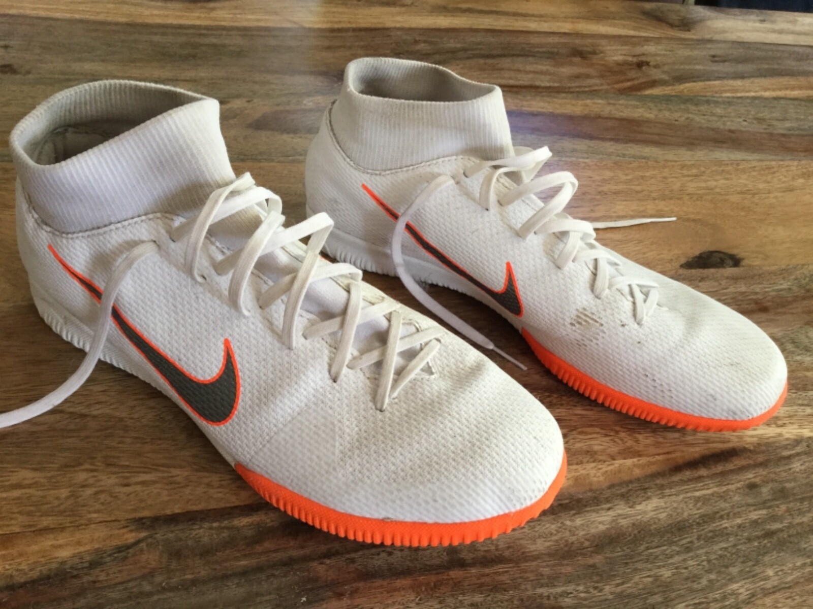 Hallen Socken Fussballschuhe Vergleich Test +++ Hallen Hallen Socken Fussballschuhe Vergleich Test +++ Hallen