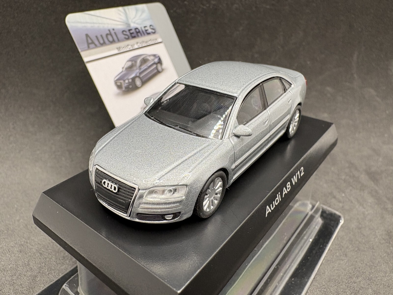 Audi A8L W12 ミニカー コレクション Kyosho 1/64 Audi collection Audi A8 W12 silver diecast model