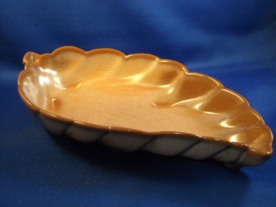 VINTAGE FRANKHOMA  POTTERY MEDIUM BROWN LEAF SERVING DISH  225