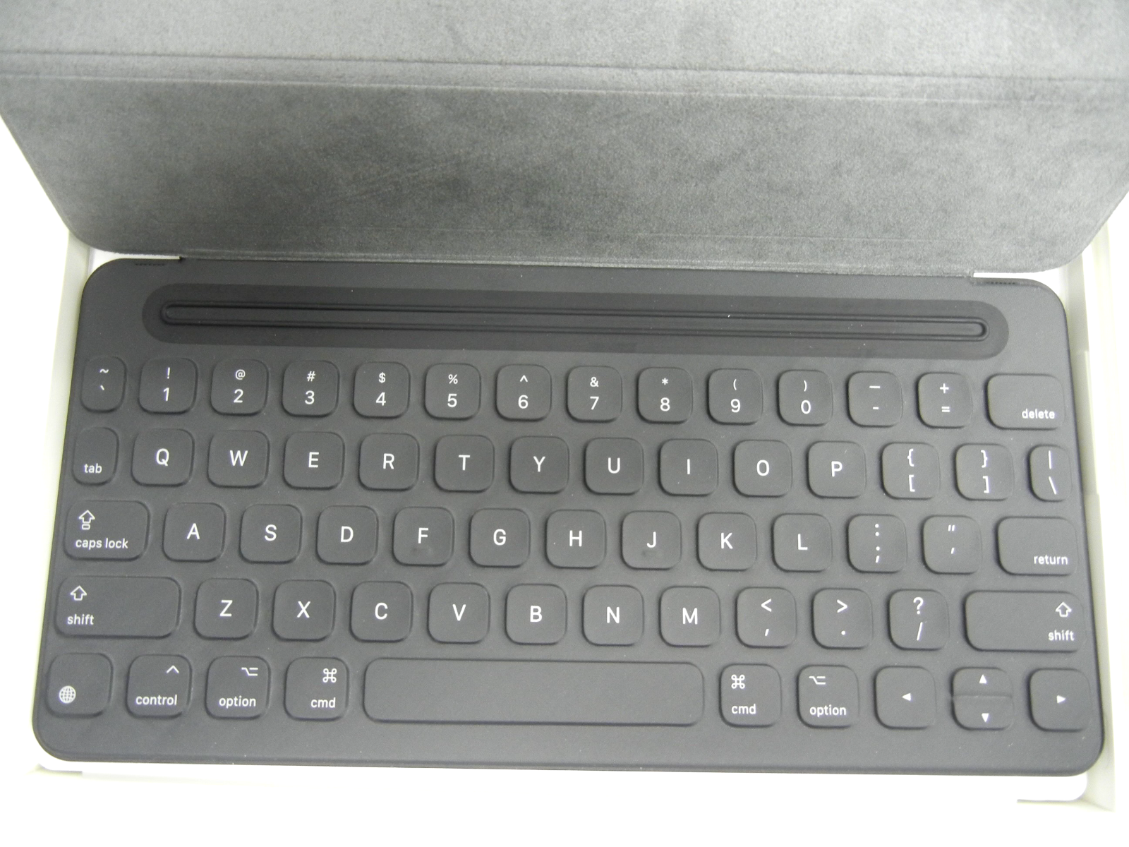 Apple - Apple iPad Pro 9.7インチ スマートキーボード US配列 9.7インチ iPad Pro用 Smart Keyboard レビュー。1週間使った