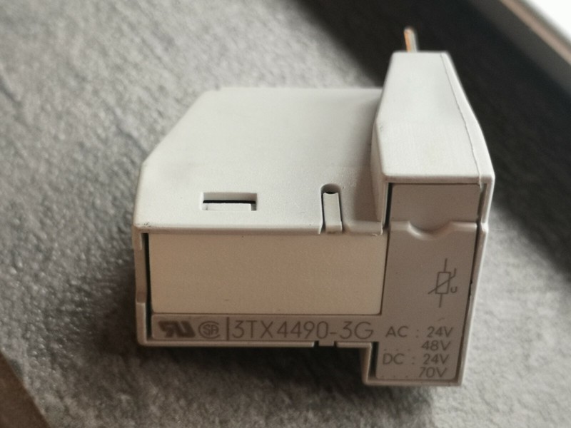 Siemens 3tx4490-3g ÃBerspannungsableiter Surge Suppressor 48vac/70vdc Neu