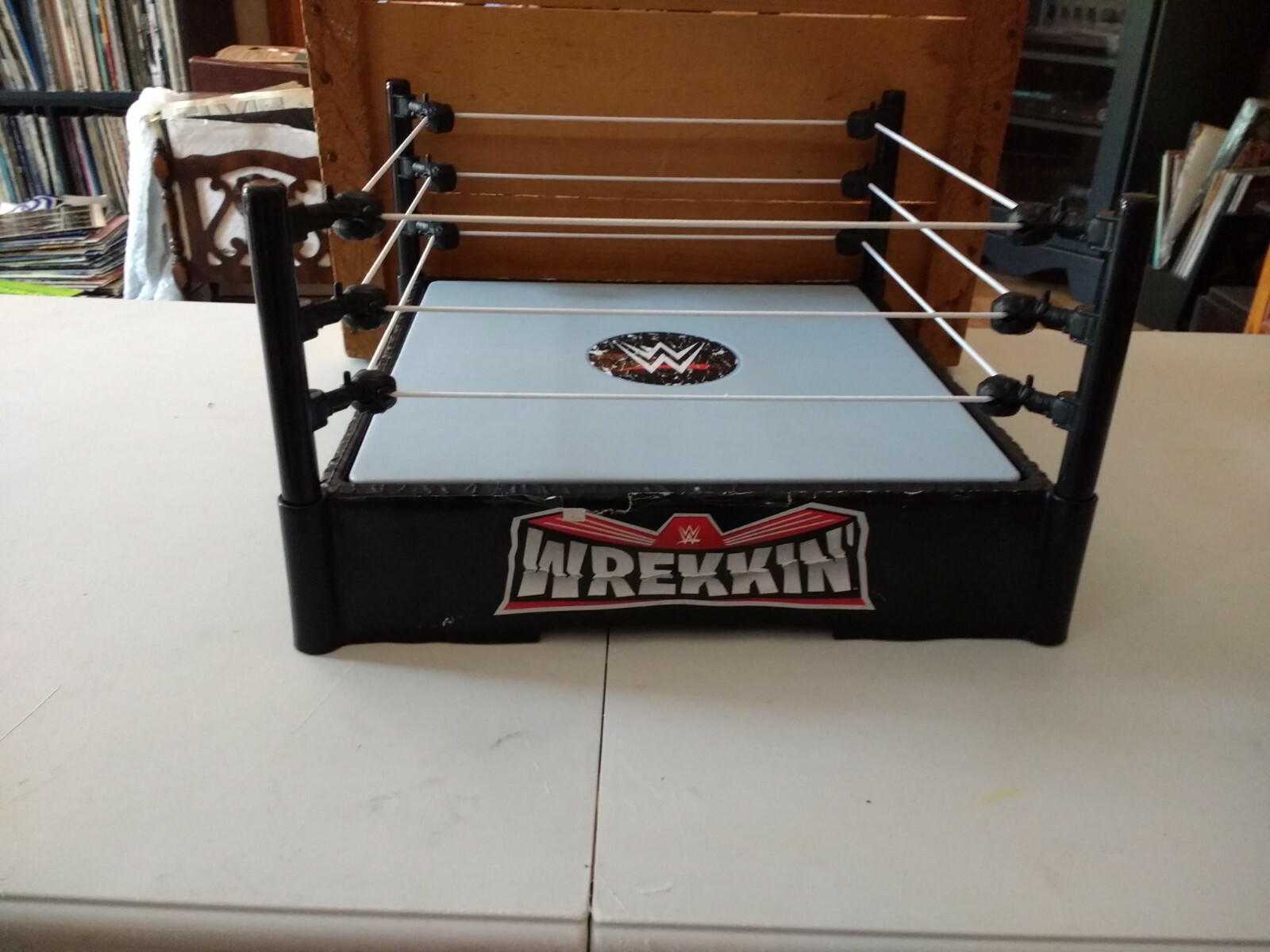 【激レア！】WWE TLC 2010 大会記念 非売品 パイプイス 激レア！】WWE TLC 2010 大会記念 非売品 パイプイス