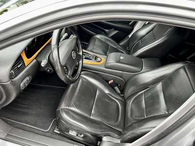 image 3 of interior