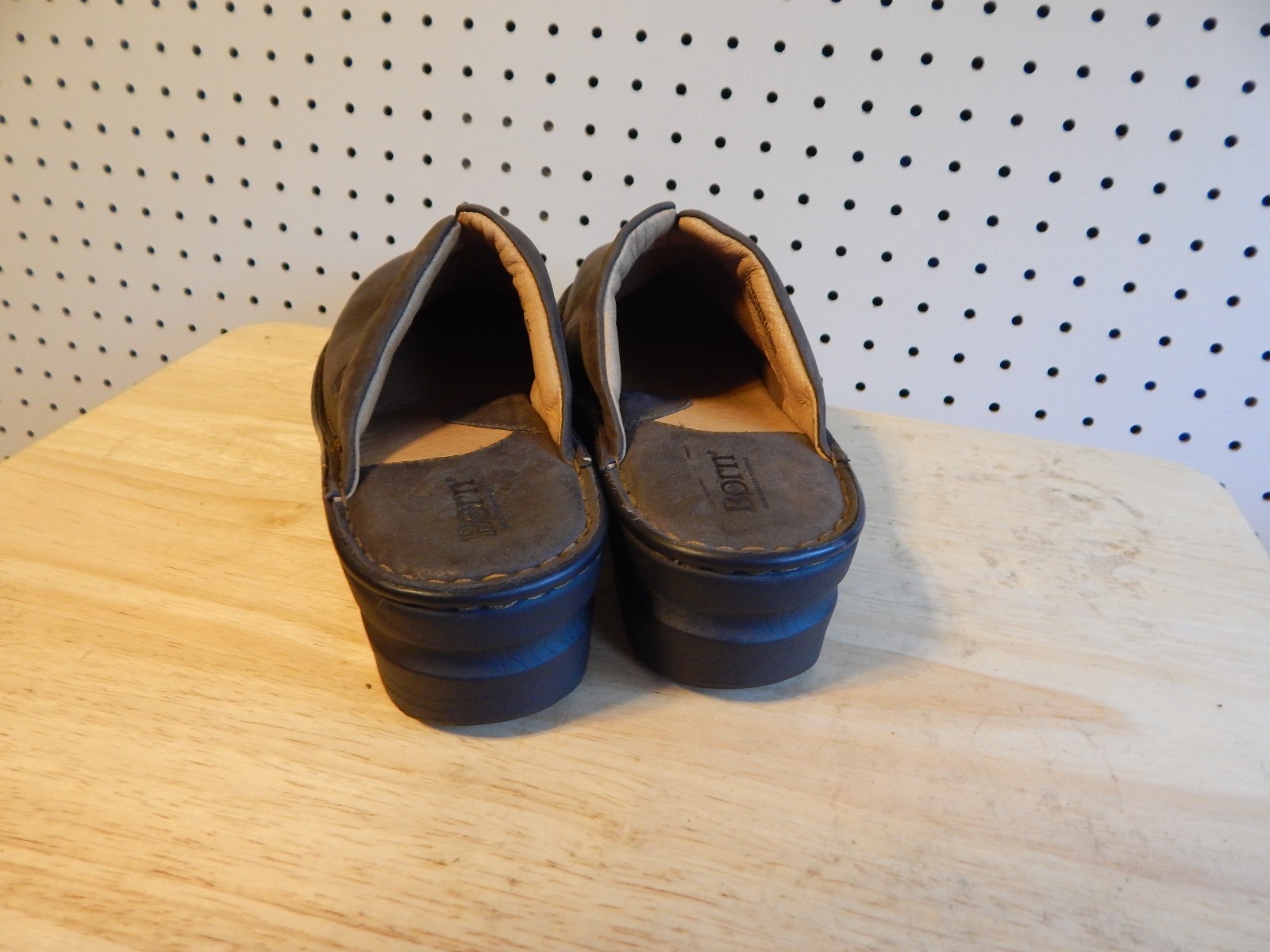 Womens Born shoe clogs - chocolate brown - size 9 / 40.5 ~ CQG13