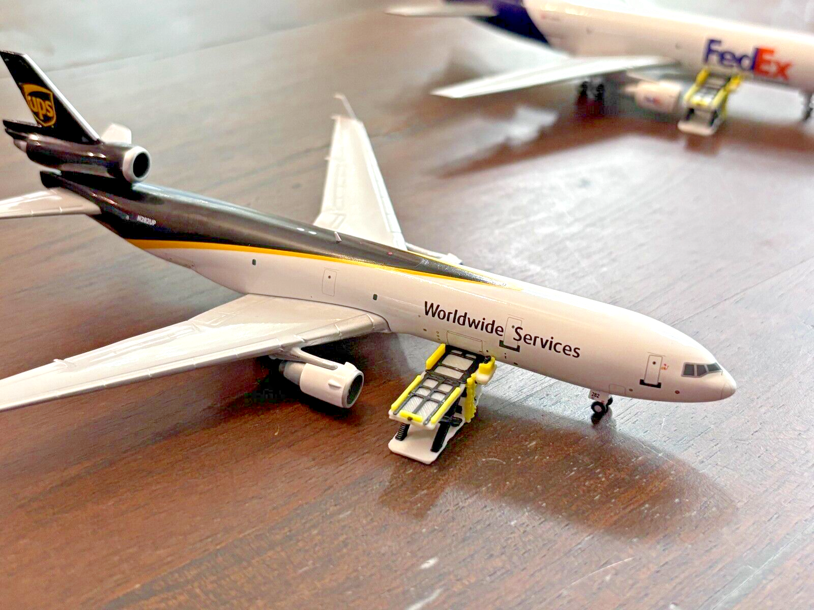 1:400 Model Airport Accessories - 6 Piece Airplane Cargo Loader Set (3D Printed)