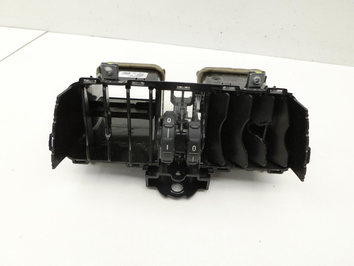 BMW F07 5er GT 535i 09-13 Luftdusche Luftdüse Mitte Hinten BMW F07 5er GT 535i 09-13 28.02.2012 9181094 64229181094... Vorschau 4
