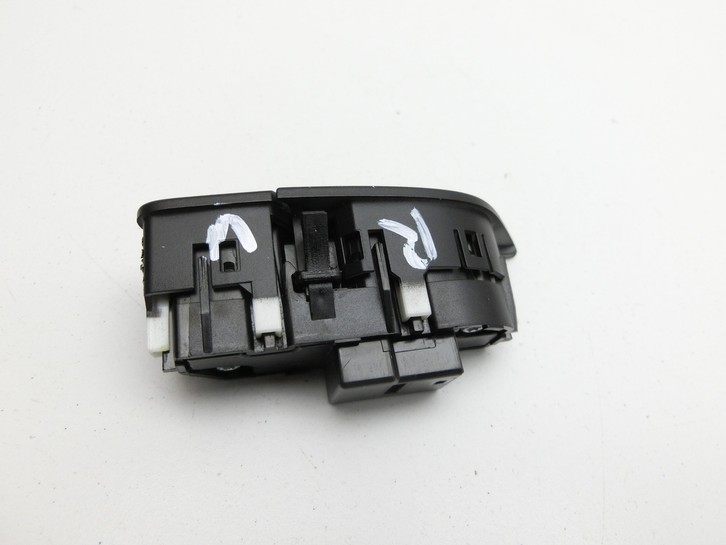 Mercedes W251 R350 10-13 Schalter ZV Zentralverriegelung Taster Rechts Vorne Mercedes W251 R350 10-13 29.03.2011... Vorschau 3