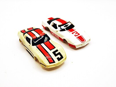 Tyco (2) Corvettes Bodies Only For Restoration