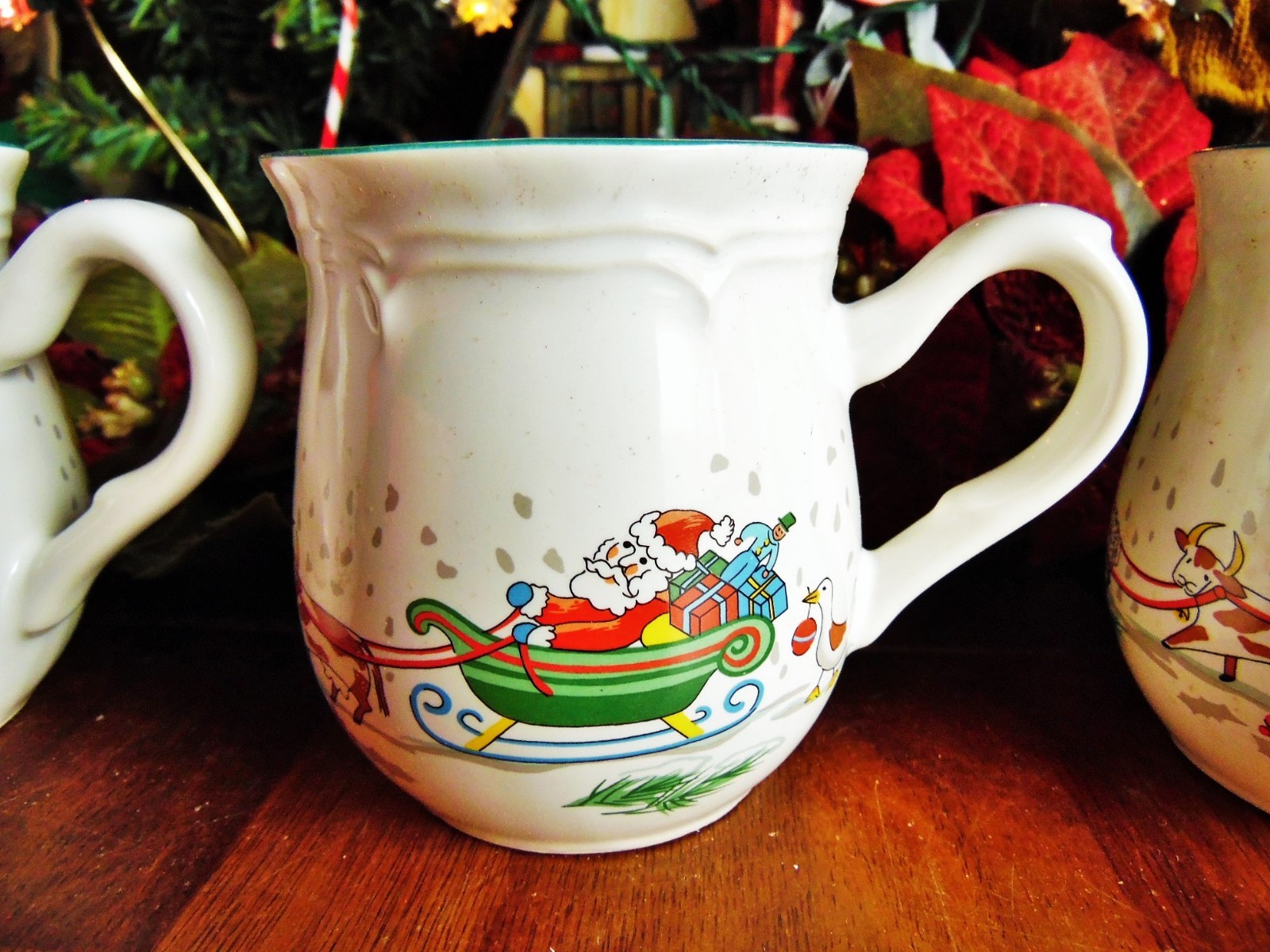 4 NEW OTHER INTERNATIONAL CHINA COUNTRY CHRISTMAS LARGE MUGS 4